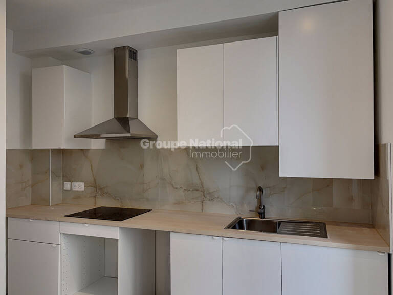 Appartement 34 m² Berre L Etang 2 pièces en Centre ville avec Garage — photo 1