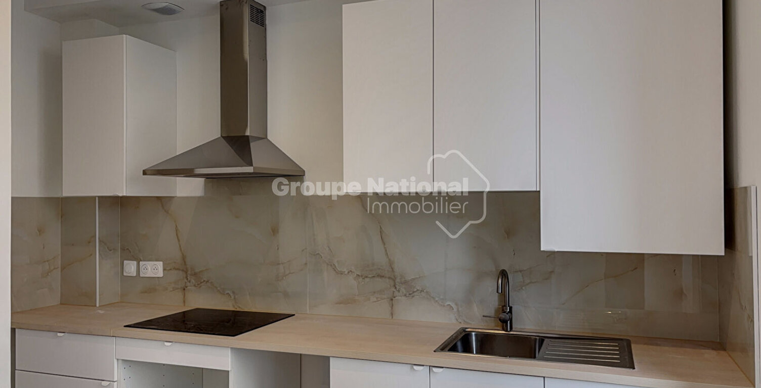 Appartement 34 m² Berre L Etang 2 pièces en Centre ville avec Garage — photo 1