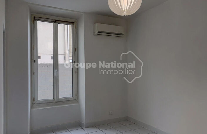 Appartement 34 m² Berre L Etang 2 pièces en Centre ville avec Garage — photo 2