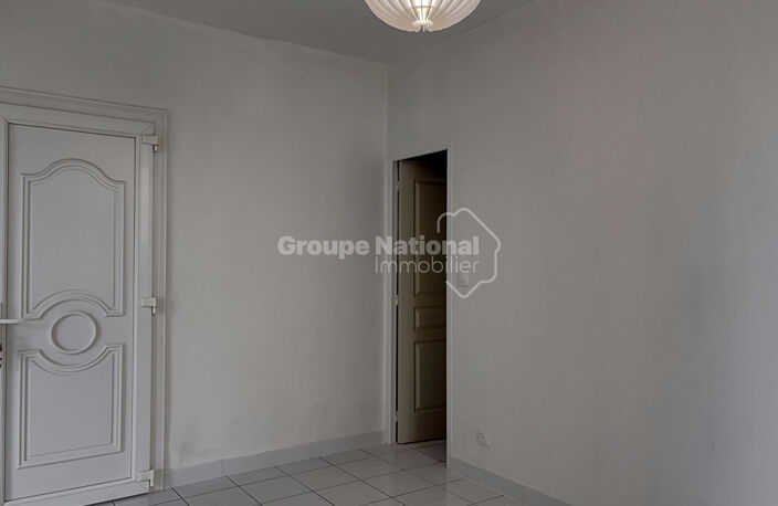 Appartement 34 m² Berre L Etang 2 pièces en Centre ville avec Garage — photo 3