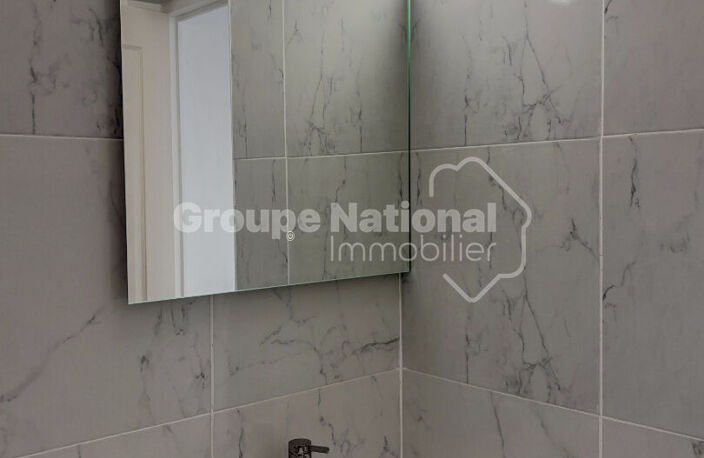 Appartement 34 m² Berre L Etang 2 pièces en Centre ville avec Garage — photo 4