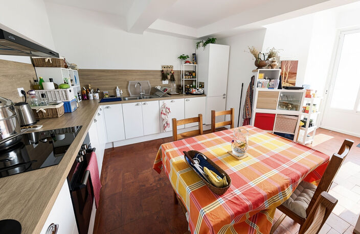 Vente Aix centre en exclusivité LC Gestion vous propose un appartement de type 2 de 55m² avec remise et cave. — photo 3