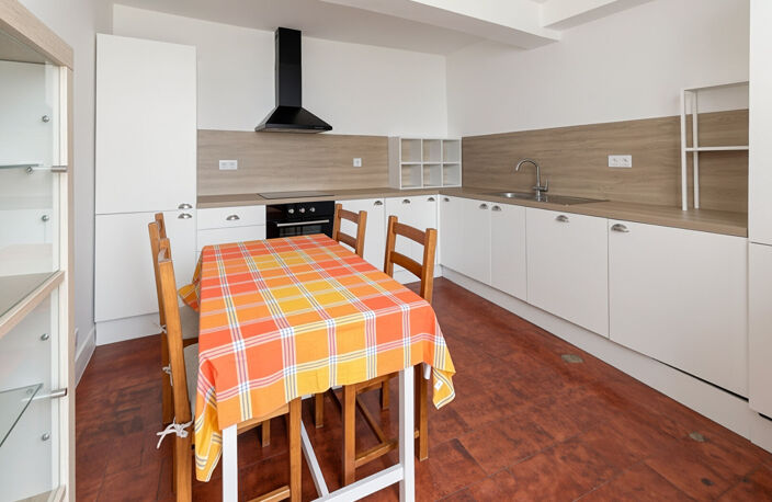 Vente Aix centre en exclusivité LC Gestion vous propose un appartement de type 2 de 55m² avec remise et cave. — photo 4