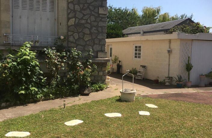 Maison bourgeoise avec jardin au centre ville — photo 3