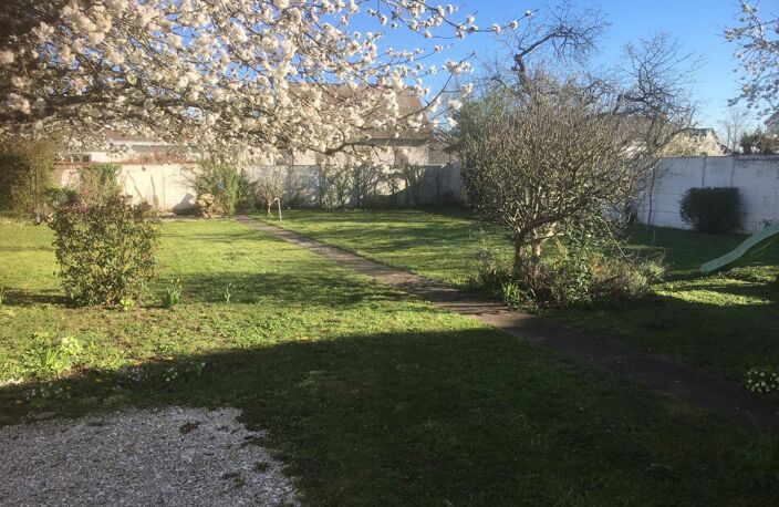 Maison bourgeoise avec jardin au centre ville — photo 4