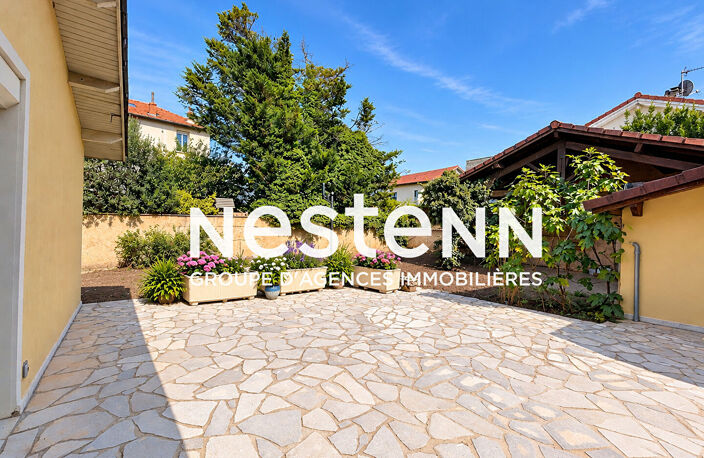 Maison Bron 5 pièces - 3 chambres - 136 m² - Terrain de 455m² - Secteur Saint-Jan BRON — photo 2