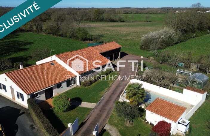 Corps de ferme rénovée 120m2, studio 30m2, grange 130m2, préau 70m2 — photo 2