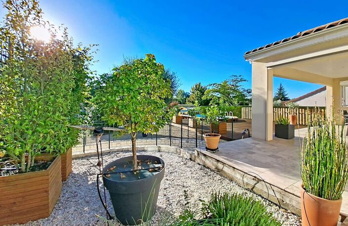 MAISON FAMILIALE AVEC PISCINE - DANGE SAINT ROMAIN - EXCLUSIVITE AGENCE — photo 3