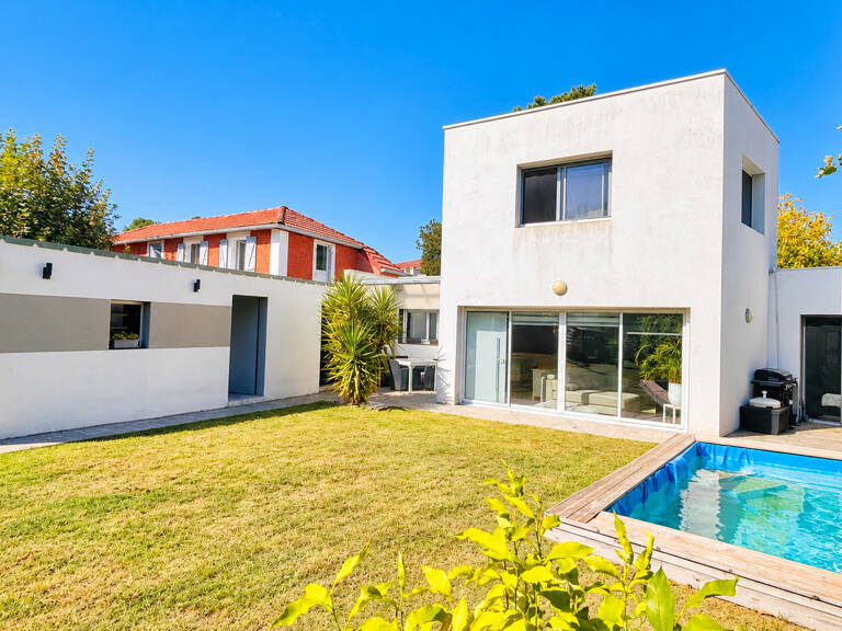 Villa Anglet 4 pièce(s) 108 m2 sur 303 m² de terrain — photo 1