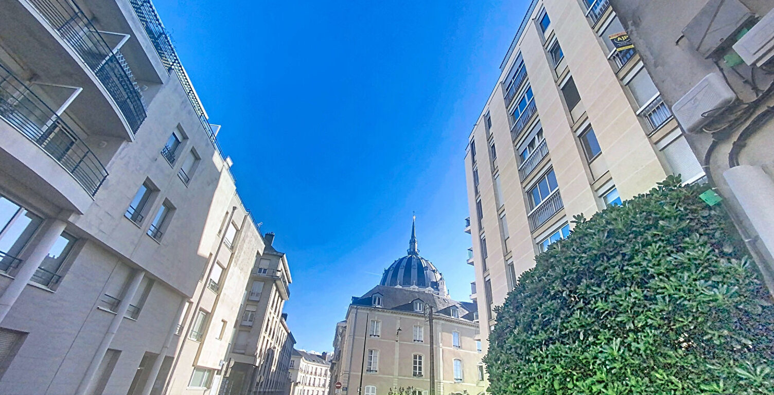 Rareté Dobrée/Sanitat : Esprit petite maison en Hyper Centre — photo 1