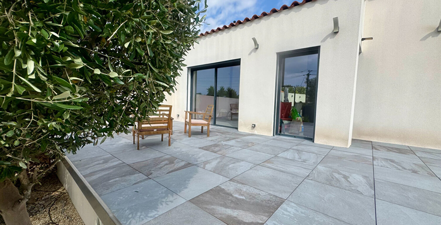 MAISON DE PLAIN PIED 100m2 TERRAIN 538m2 GARAGE ET PISCINE — photo 1