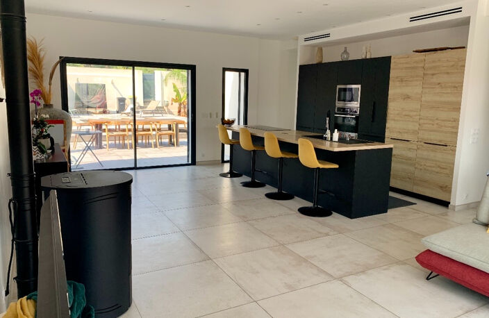 MAISON DE PLAIN PIED 100m2 TERRAIN 538m2 GARAGE ET PISCINE — photo 3