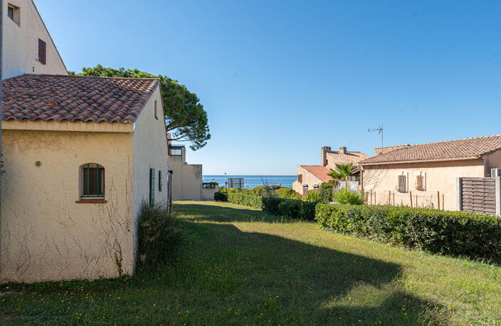EXCLU À VENDRE - STUDIO VUE MER  33m2 AVEC PARKING  13960 SAUSSET LES PINS — photo 2
