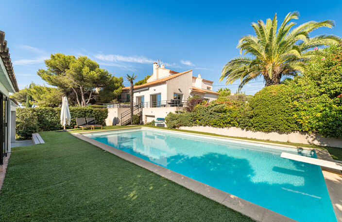A VENDRE - PROPRIÉTÉ D'EXCEPTION TYPE 5 AVEC PISCINE ET GARAGE - CARRY-LE-ROUET — photo 4
