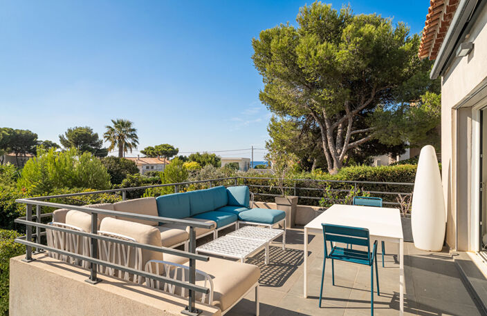 A VENDRE - PROPRIÉTÉ D'EXCEPTION TYPE 5 AVEC PISCINE ET GARAGE - CARRY-LE-ROUET — photo 5
