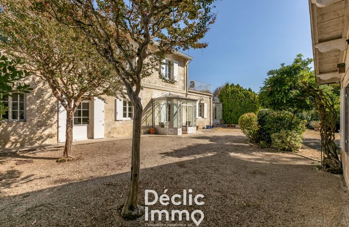 Magnifique propriété en pierre située dans le bourg de Carignan à 15min du centre de Bordeaux — photo 3