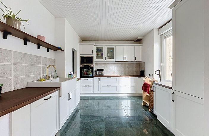 Maison  6 pièce(s) 123 m2 avec des dépendances sur une parcelle de 2464m² — photo 2