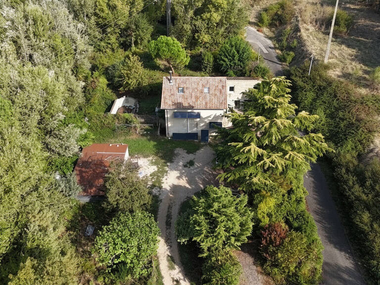Maison  6 pièce(s) 123 m2 avec des dépendances sur une parcelle de 2464m² — photo 1