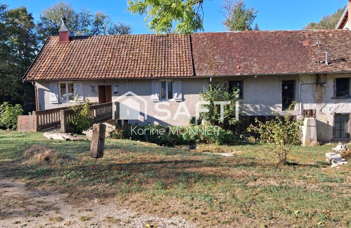 Maison en pierre située en bord de rivière — photo 3