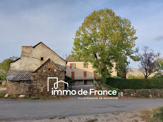 Corps de ferme en pierre à rénover avec 2,2 ha de terrain — photo du bien