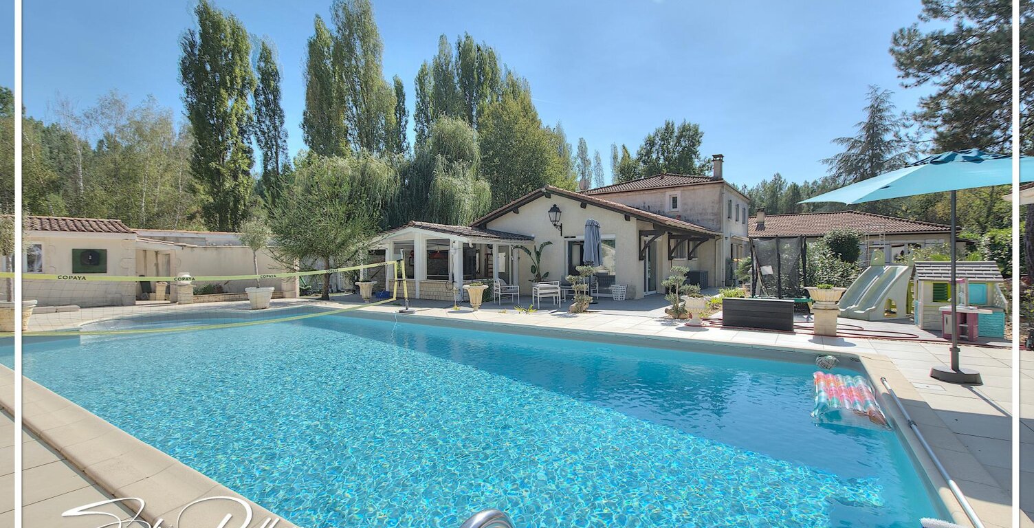 Villa 6 pièces de 267 M2 — photo 1