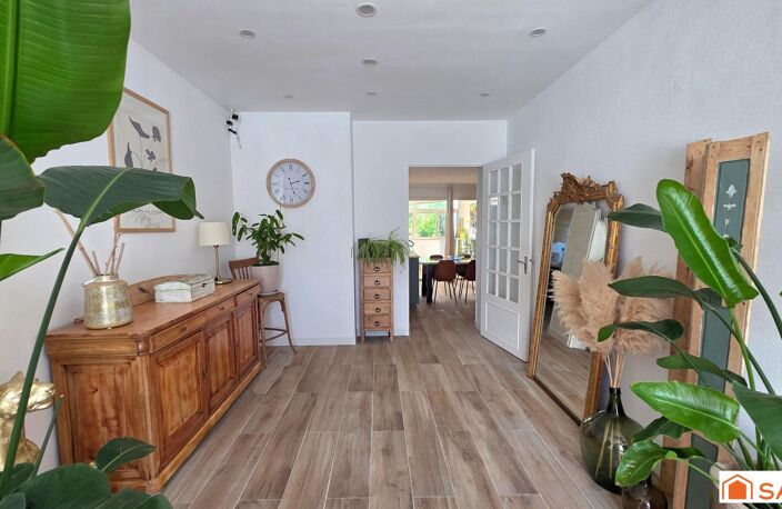 Maison T6 de 139m² entièrement rénovée, peu énergivore, DPE C, jardin et garage. — photo 3