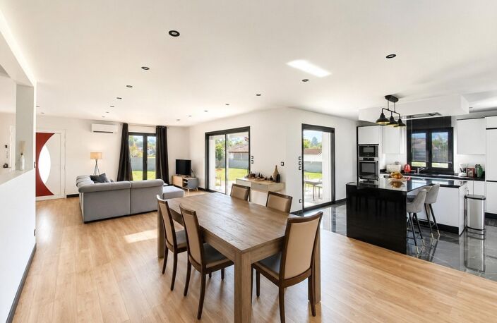Maison contemporaine avec vue montagnes — photo 5