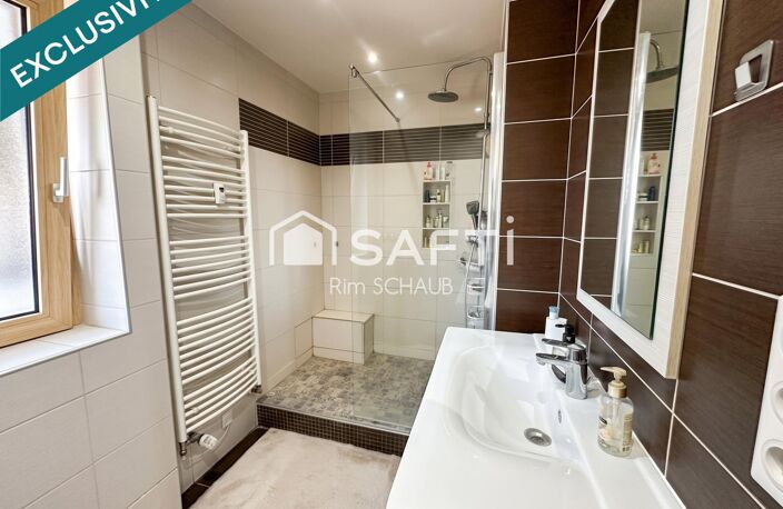 Appartement 4 pièces de 84 m² avec ascenseur  Saint-Louis centre — photo 4