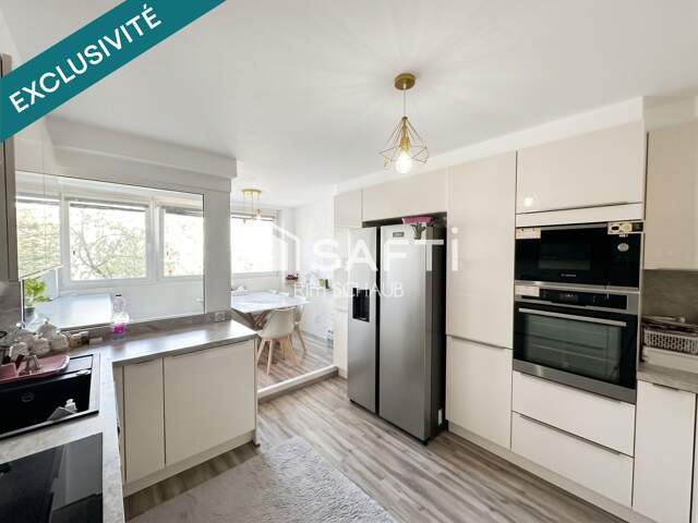 Appartement 4 pièces de 84 m² avec ascenseur  Saint-Louis centre — photo du bien