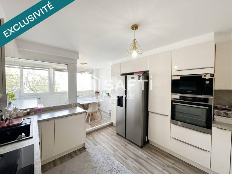 Appartement 4 pièces de 84 m² avec ascenseur  Saint-Louis centre — photo 1