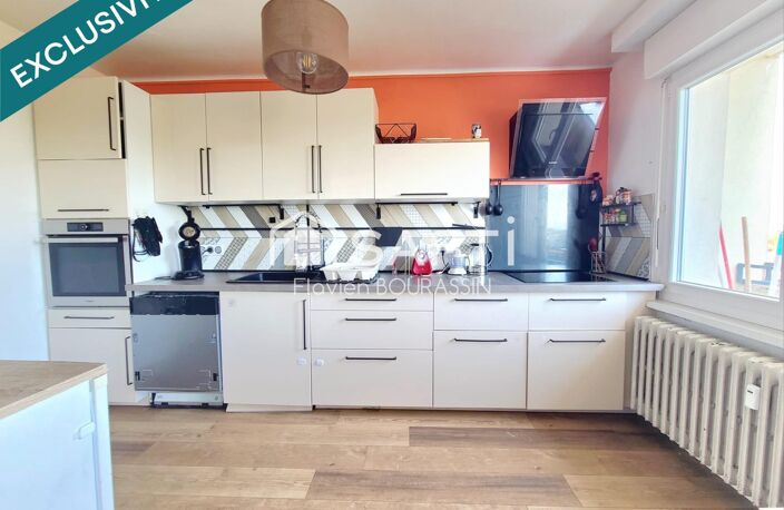 STRASBOURG NEUDORF  APPARTEMENT 3 PIÈCES AVEC BALCON  62 m²  8e ÉTAGE AVEC ASCENSEUR -  VUE DEGAGÉE — photo 2
