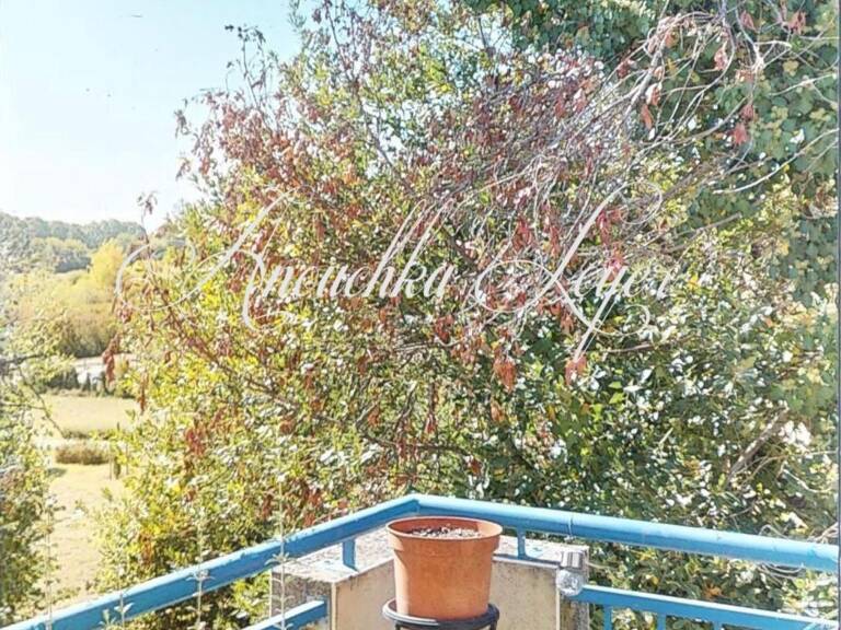 Appartement au 1er étage avec balcon — photo 1