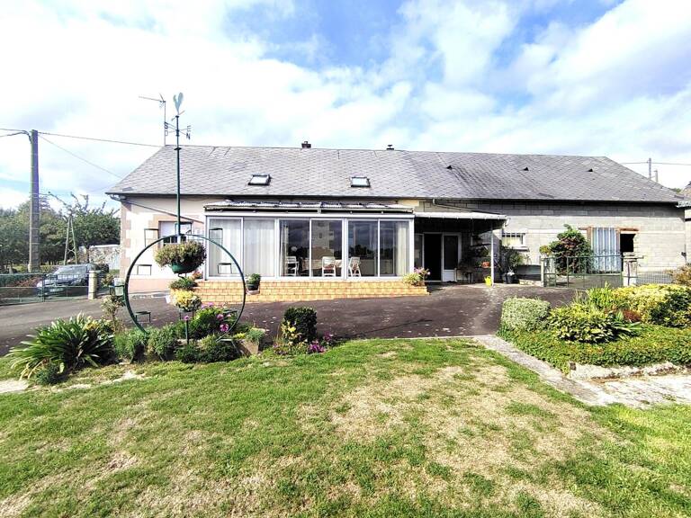 belle maison de campagne offrant une vue exceptionnelle et dégagée sur la vallée de Mortain, — photo 1