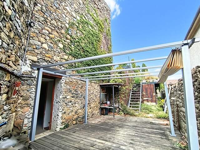 Maison de village de caractère 5 chambres avec cour — photo du bien