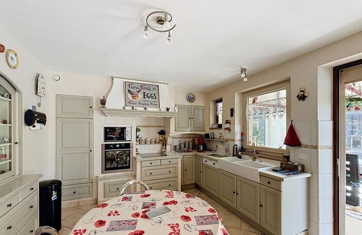 Maison en pierre, dépendances et 4 774 m² de terrain — photo 5