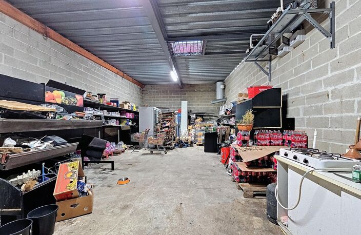 Immeuble avec appartement T4 de 136m² + murs commerciaux — photo 2