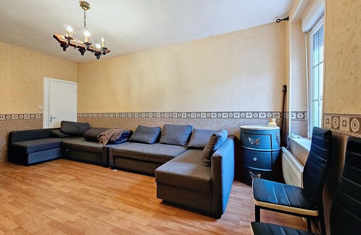 Immeuble avec appartement T4 de 136m² + murs commerciaux — photo 5