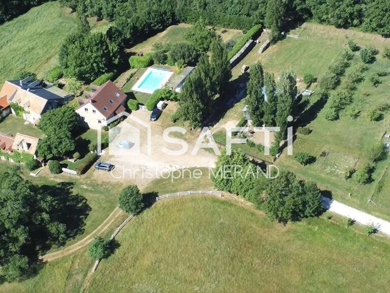 DOMAINE D'EXCEPTION AU CUR DE LA NATURE  PLUS DE 25 HECTARES  ÉTANG  PISCINE  GÎTES — photo 1