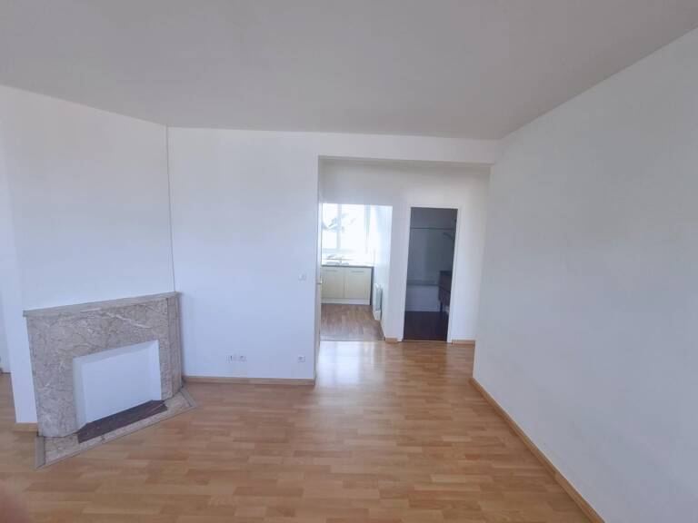 Lorient  Rare appartement d'avant-guerre, 2 ch. — photo 1