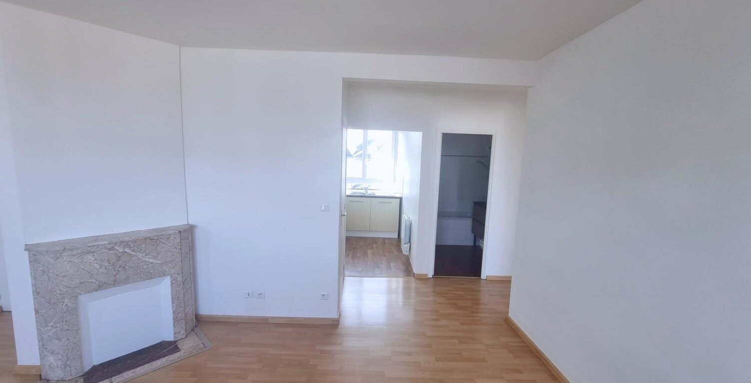 Lorient  Rare appartement d'avant-guerre, 2 ch. — photo 1