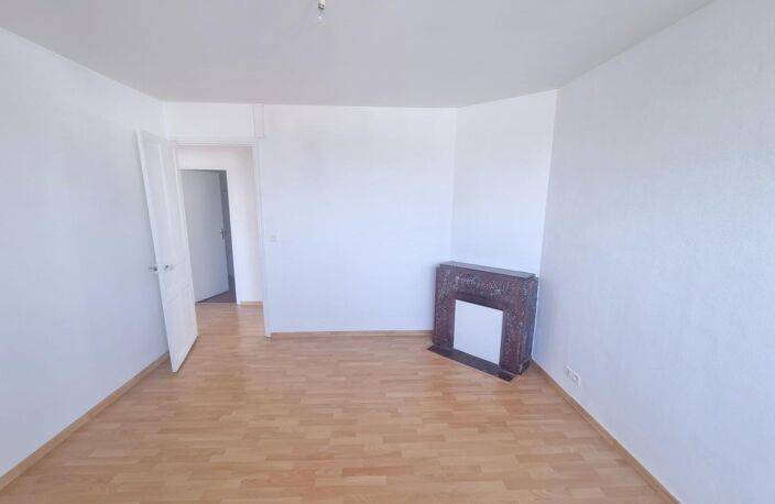 Lorient  Rare appartement d'avant-guerre, 2 ch. — photo 5