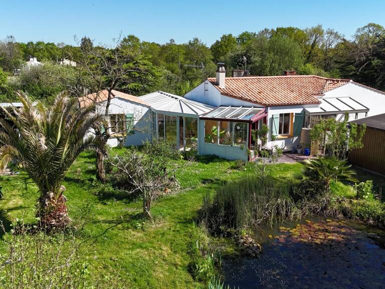 Maison située en campagne. — photo 1