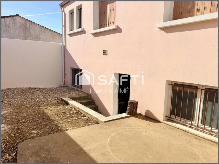 LA ROCHELLE - MAISON A RENOVER, BEAU POTENTIEL, JARDIN ET GARAGE / SOUS-SOL — photo 1