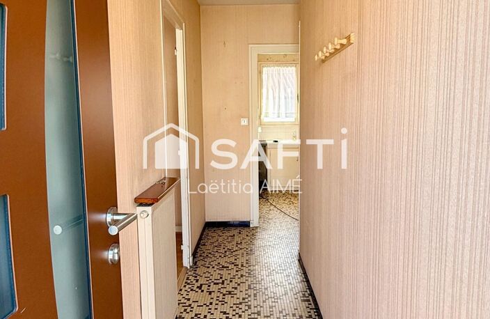 LA ROCHELLE - MAISON A RENOVER, BEAU POTENTIEL, JARDIN ET GARAGE / SOUS-SOL — photo 2