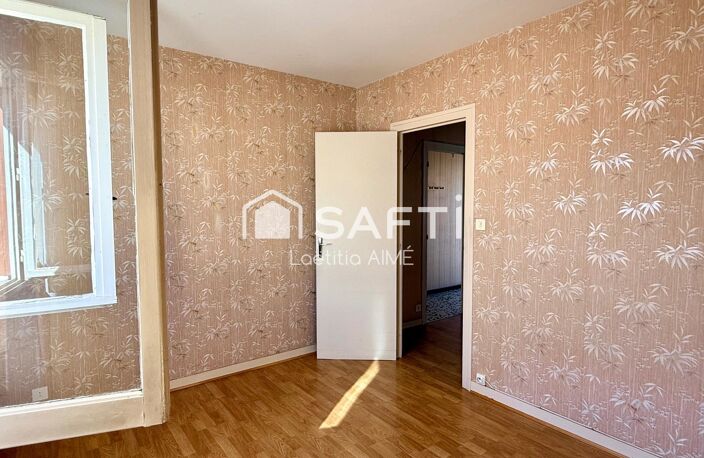 LA ROCHELLE - MAISON A RENOVER, BEAU POTENTIEL, JARDIN ET GARAGE / SOUS-SOL — photo 5