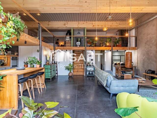 Chartrons : Loft en duplex de 105 m² (95 m² carrez + 10 habitables), avec un grand jardin - véritable havre de paix — photo du bien