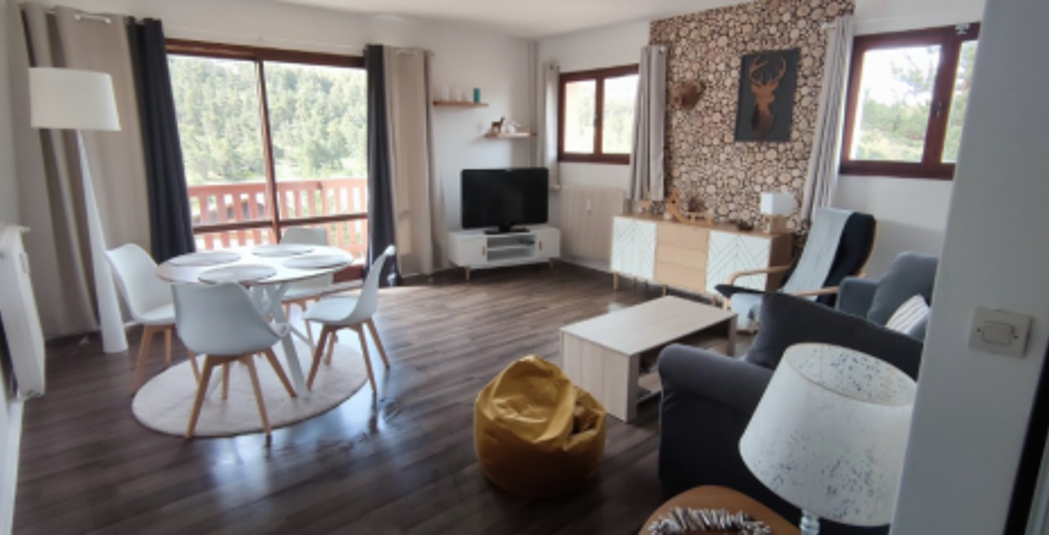 GREOLIERE LES NEIGES  TRES BEAU 2 PIECES ENTIEREMENT REFAIT — photo 1