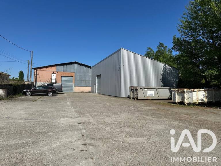 Vente Boutique/Local commercial 685 m&sup2; — photo 1