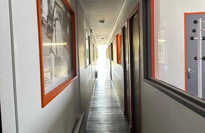 Vente Boutique/Local commercial 685 m&sup2; — photo 4