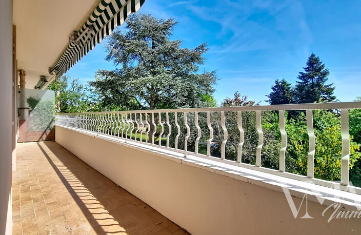 CHAMPAGNE-AU-MONT-D'OR   4 PIÈCES 80 M2   TRAVERSANT   BALCO — photo 2
